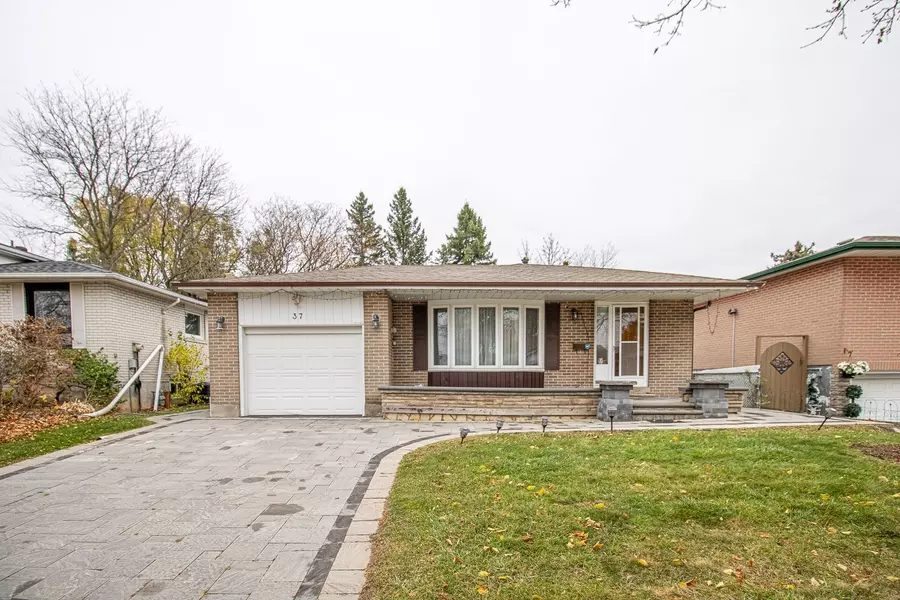 37 Albacore CRES #BSMT, Toronto E09, ON M1H 2L2