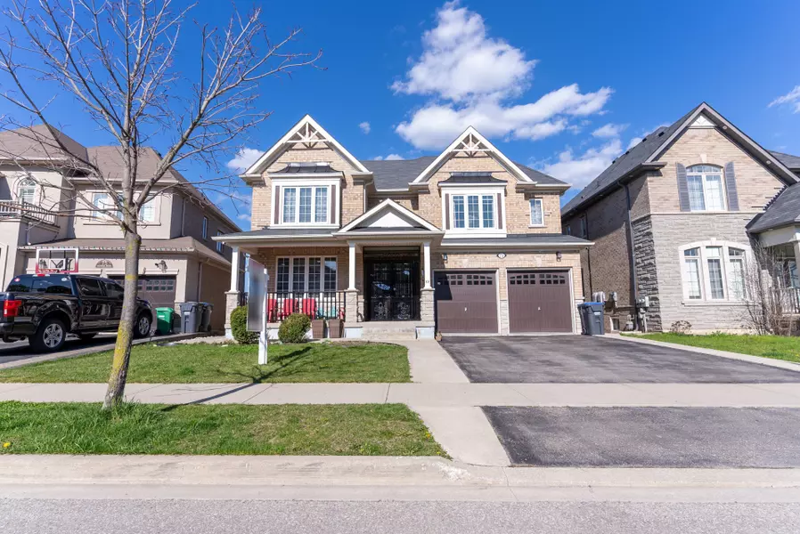 73 Pathway DR, Brampton, ON L6X 0Z2