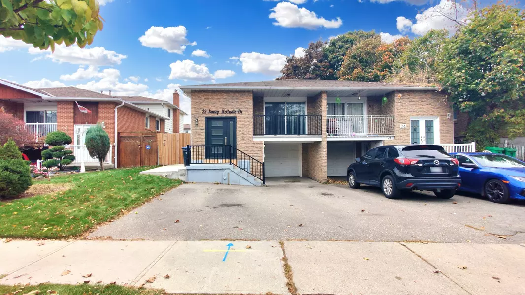 22 Nancy McCredie DR, Brampton, ON L6X 2N5