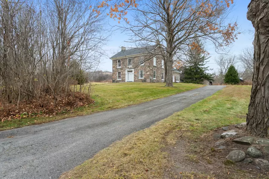 2247 Van Luven RD, Hamilton Township, ON K0K 1C0