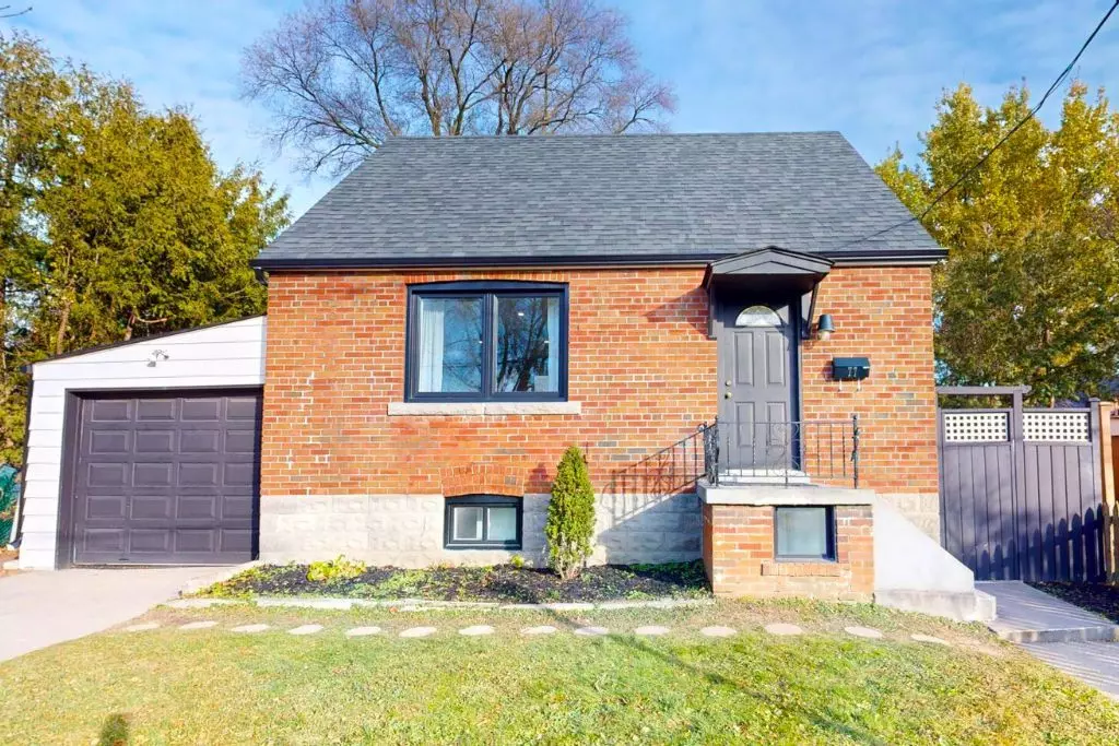 Toronto E03, ON M4B 2X7,77 Glenburn AVE