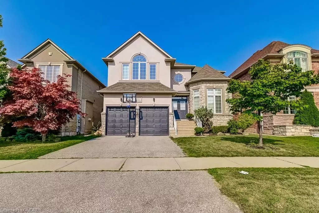 Oakville, ON L6H 7V6,1523 ARROWHEAD RD