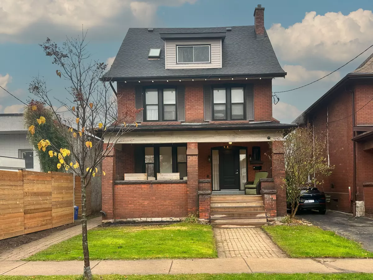 Hamilton, ON L8M 2J4,58 Burris ST #1