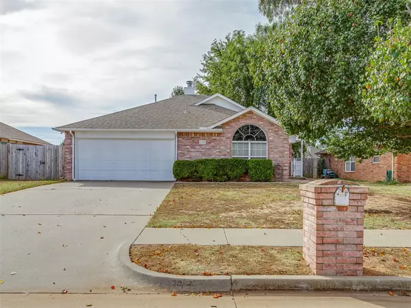 430 W Chantilly Way, Mustang, OK 73064