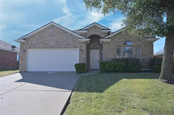 1213 Spanish Moss Drive,  Burleson,  TX 76028