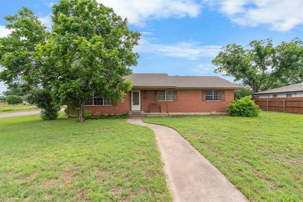 1039 Bosque,  Meridian,  TX 76665