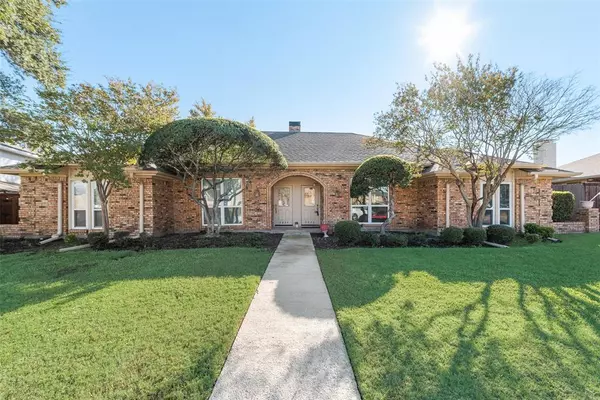 2826 Townbluff Drive, Plano, TX 75075