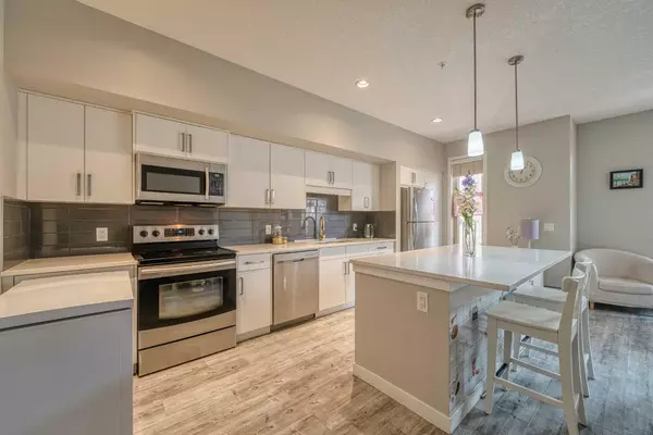 Calgary, AB T3H 0Y4,7 Westpark Common SW #220