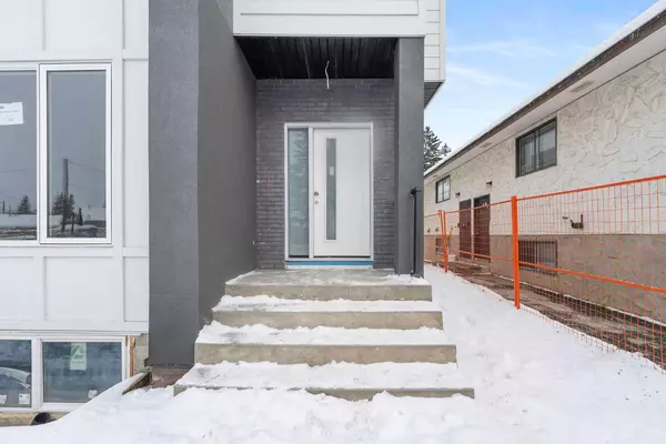 Calgary, AB T3B2K6,4814 70 ST Northwest