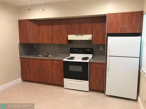 2710 NW 26th St  #3, Fort Lauderdale, FL 33311