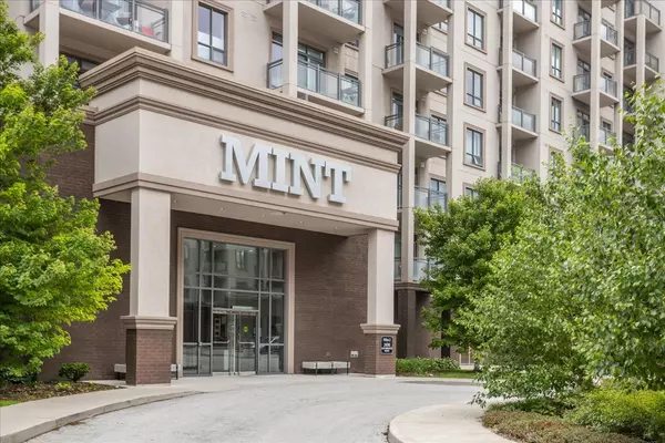 2490 Old Bronte RD #301, Oakville, ON L6M 0Y5