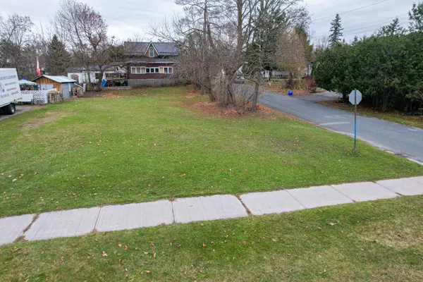 Smith-ennismore-lakefield, ON K0L 2H0,128 Concession ST