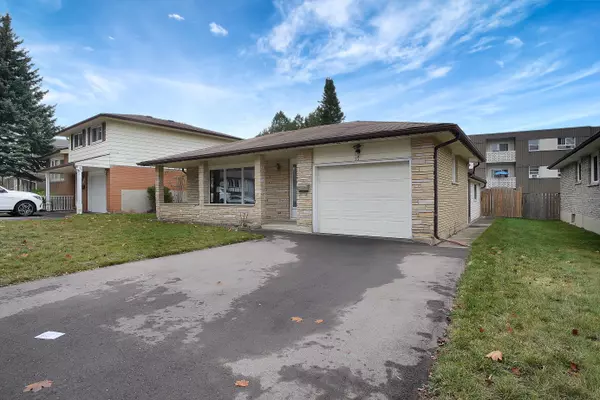 Kitchener, ON N2E 1N5,15 Cherry Hill DR