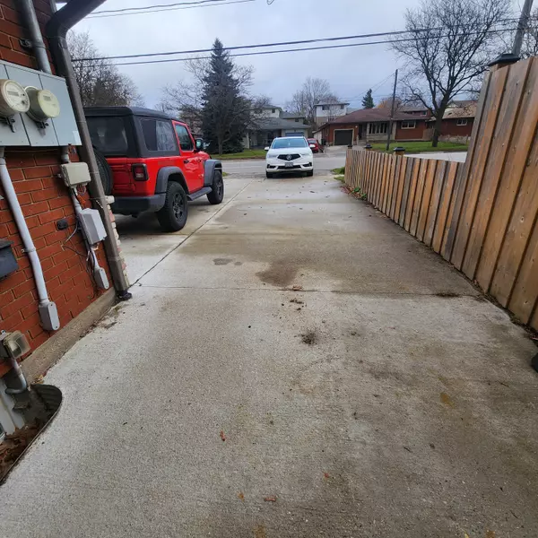 Guelph, ON N1E 5J4,338 Victoria RD N #Bsmt