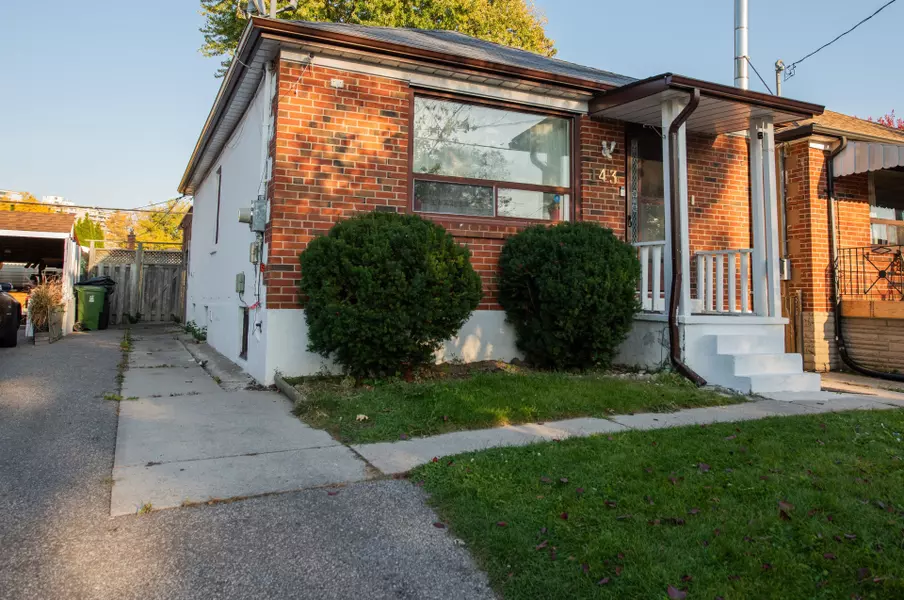 143 Magnolia AVE, Toronto E04, ON M1K 3K7