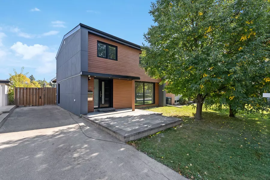 79 Rangoon RD, Toronto W08, ON M9C 4N8