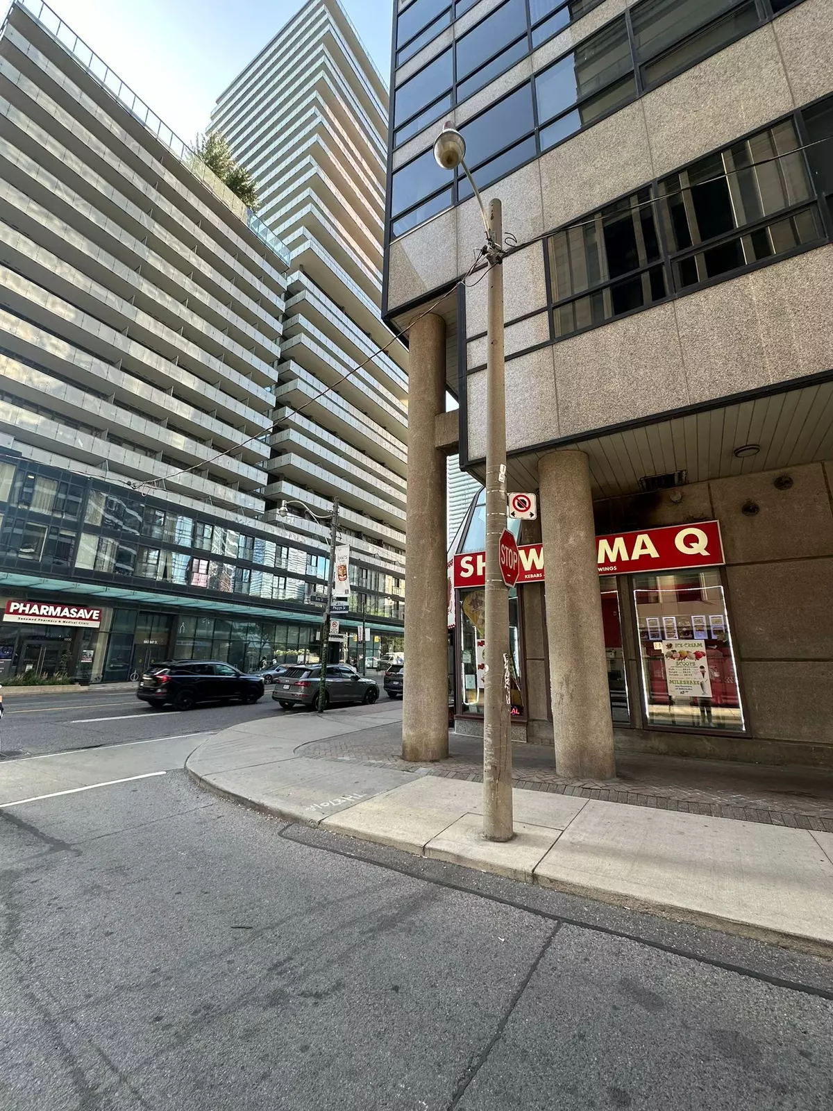 Toronto C01, ON M5S 3C4,987 Bay ST