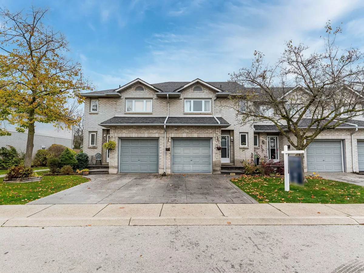 Hamilton, ON L8E 4Y2,1 Royalwood CRES #58