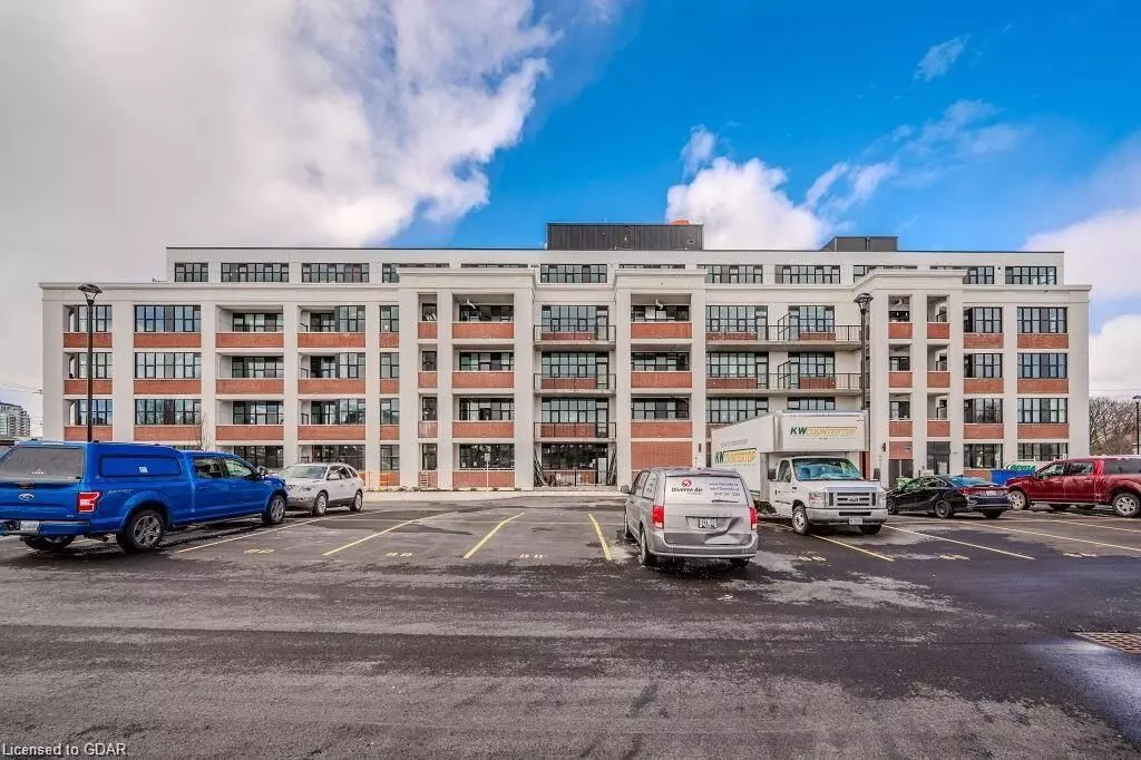 Guelph, ON N1E 0T8,120 Huron ST #415