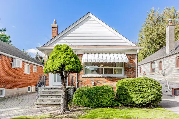 82 Cedarcrest BLVD, Toronto E03, ON M4B 2P3