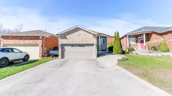 4 Brown Wood DR, Barrie, ON L4M 6N4