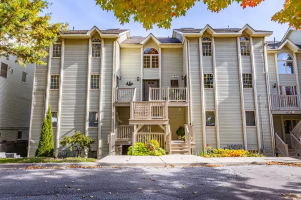 Lambton Shores, ON N0M 1T0,40 Ontario ST S #20