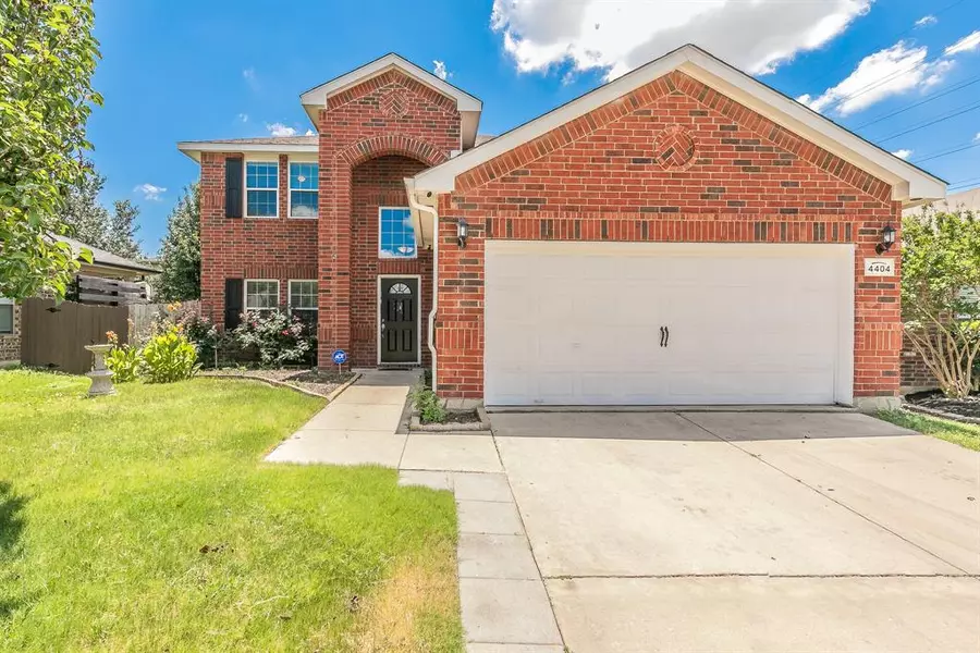 4404 Grassy Glen Drive, Fort Worth, TX 76244