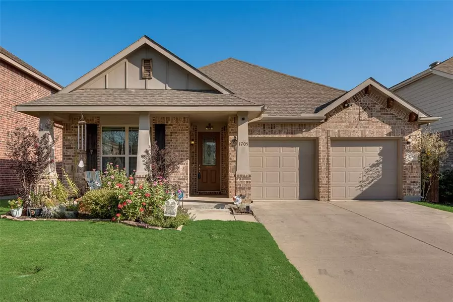 1705 Ridge Creek Lane, Aubrey, TX 76227