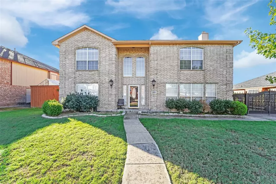 7606 Leeward Lane, Rowlett, TX 75088