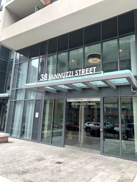 38 Iannuzzi ST #902, Toronto C01, ON M5V 0S2