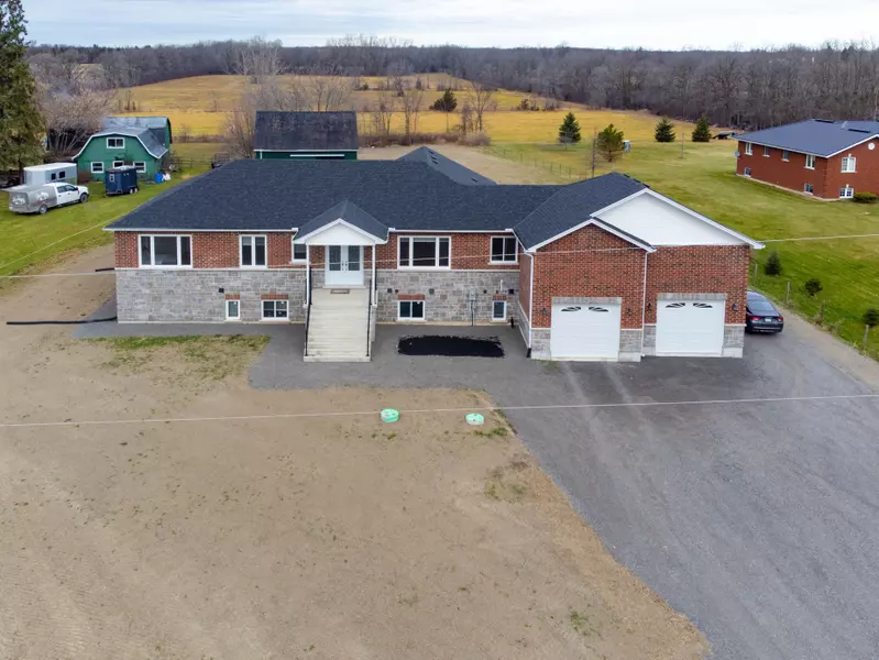 343 Drive In RD W, Greater Napanee, ON K7R 3L1