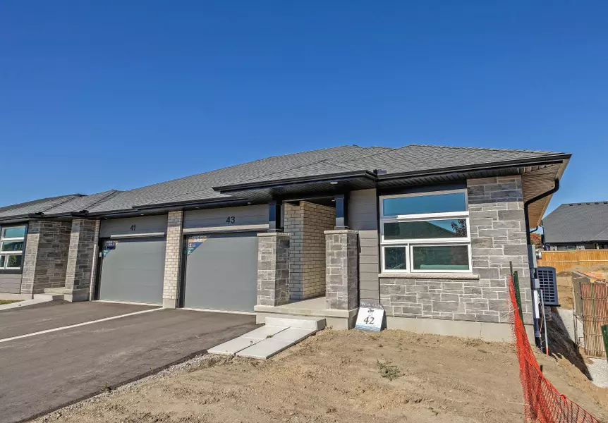 43 SILVERLEAF PATH, St. Thomas, ON N5R 0N6