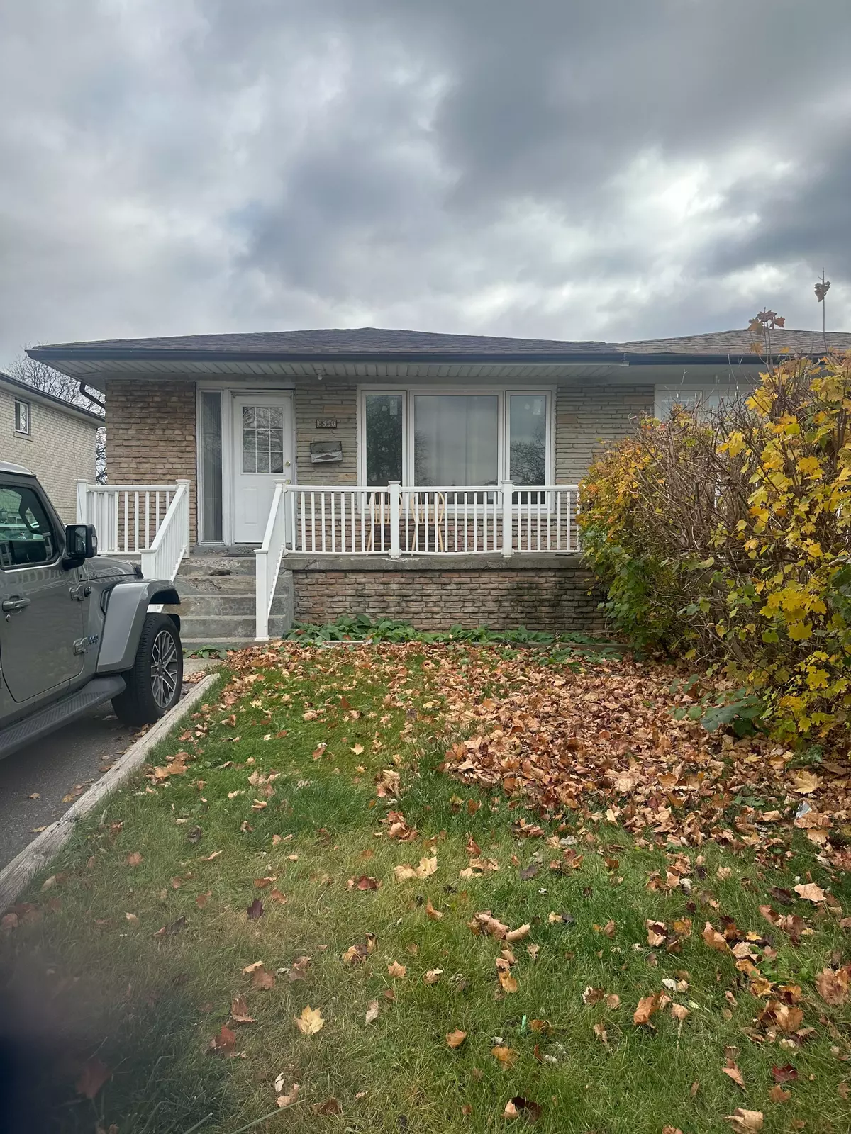 Peel, ON L4T 2W5,6850 Darcel AVE