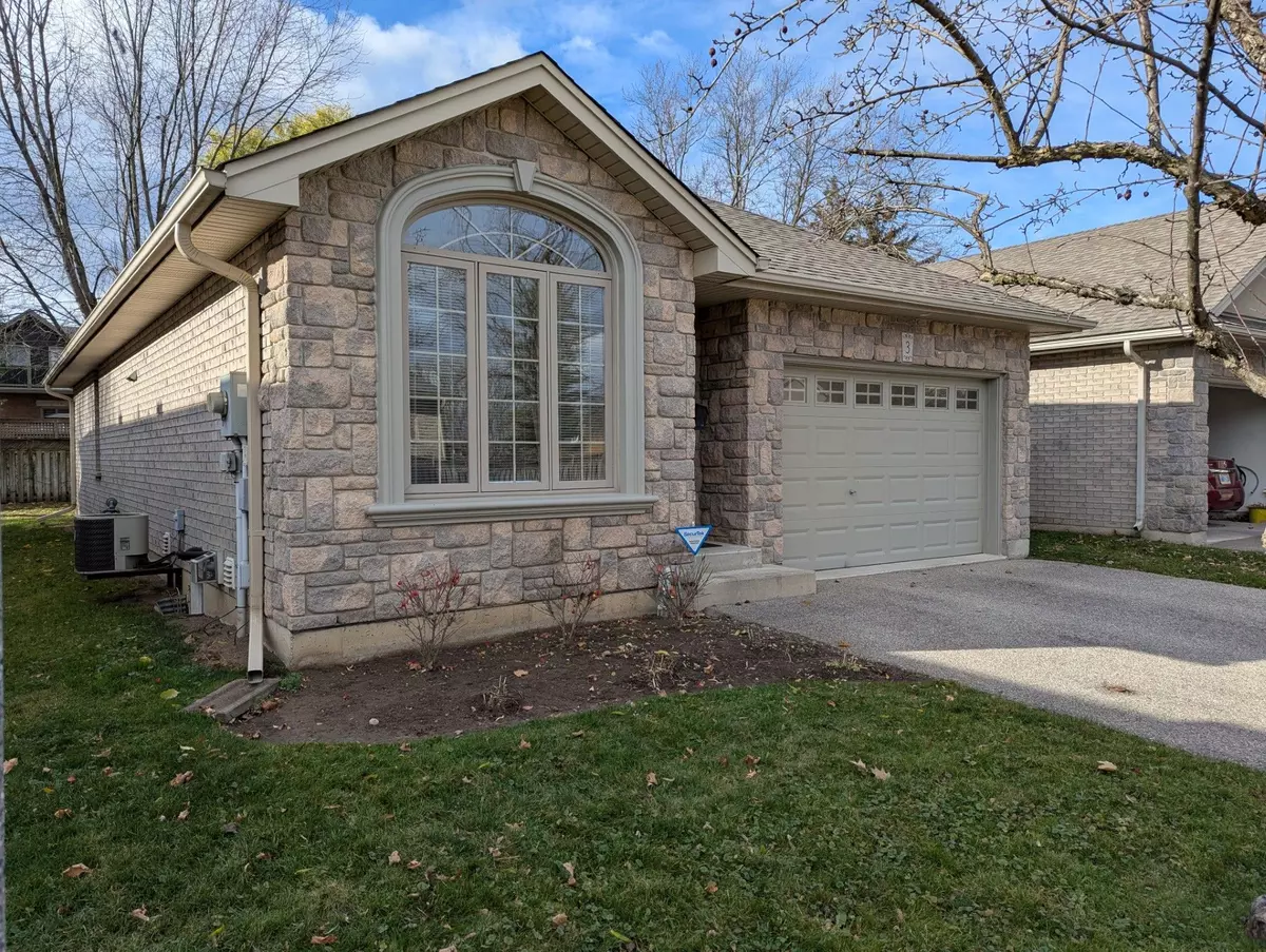 Brantford, ON N3S 3G6,54 Glenwood DR #3