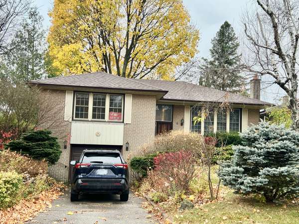 6 Fairhill CRES, Toronto C13, ON M3A 1N6