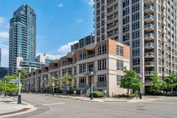 75 Sloping Sky Mews, Toronto C01, ON M5V 1P3