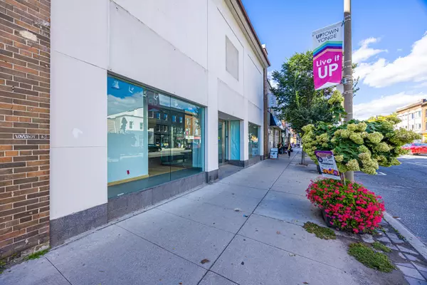 Toronto C04, ON M4P 2J3,2574 Yonge ST