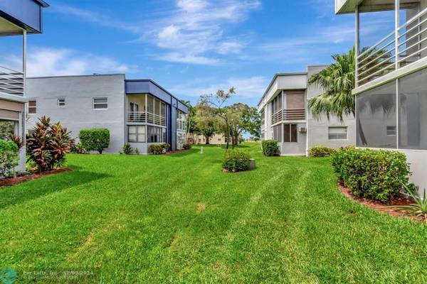 Delray Beach, FL 33484,162 Burgundy D  #162