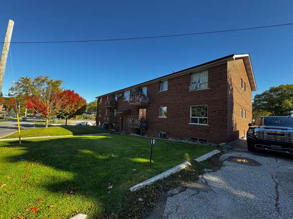 3 Faulkner ST #1, Orangeville, ON L9W 3K9