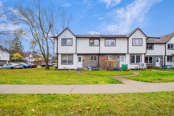 445 Pioneer DR #5, Kitchener, ON N2P 1L8