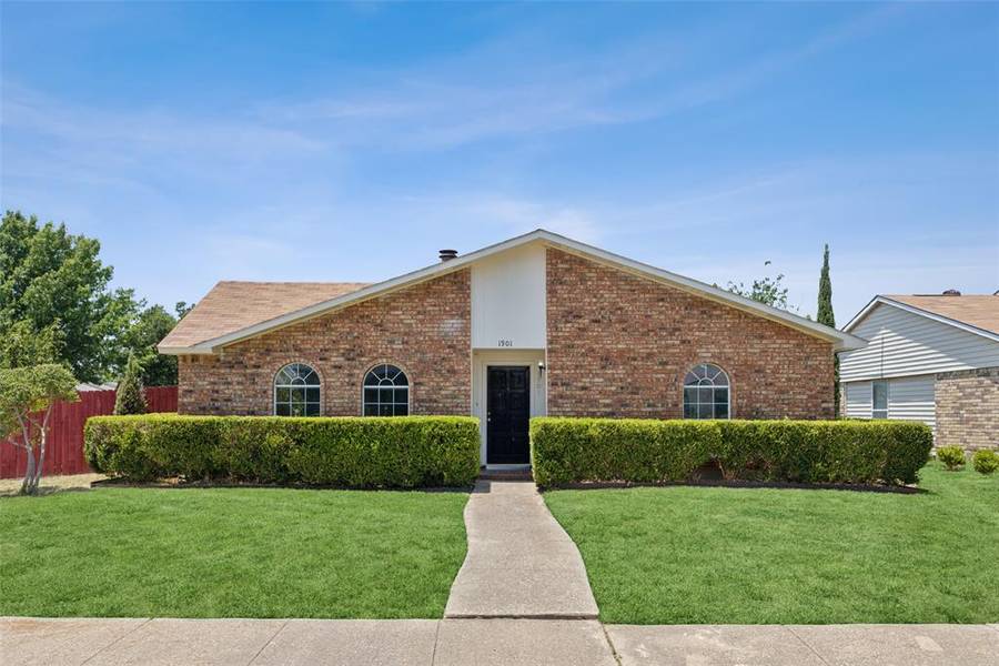 1901 Glencrest Lane, Garland, TX 75040