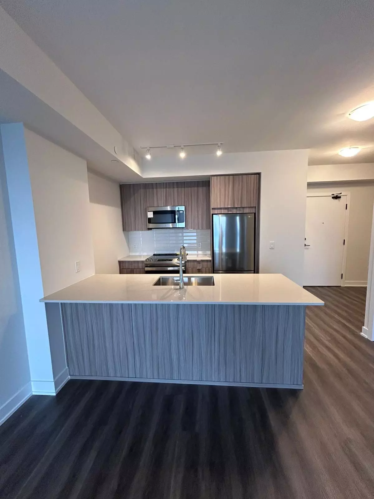 Mississauga, ON L5B 3M8,4130 Parkside Village DR #2102