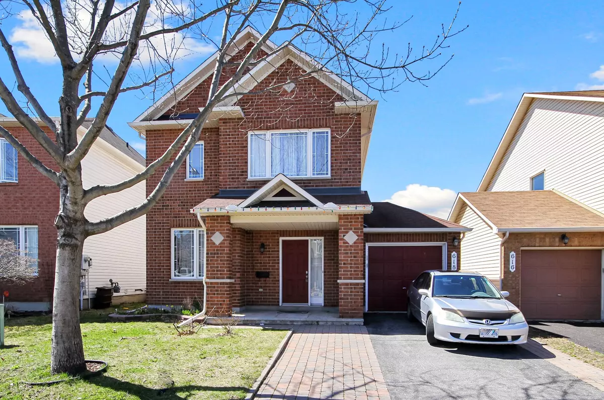 Barrhaven, ON K2J 5N9,618 Beatrice DR