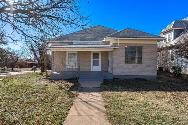 514 E McHarg Street, Stamford, TX 79553