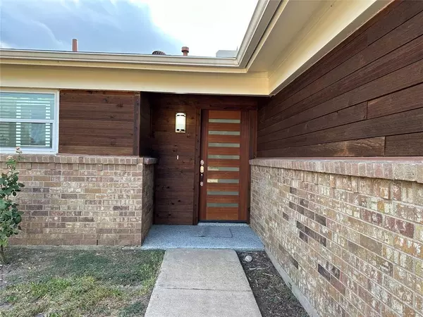 2507 Hightrail Drive, Carrollton, TX 75006