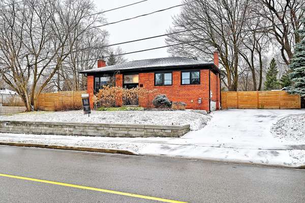 Newmarket, ON L3Y 2E7,93 Queen ST