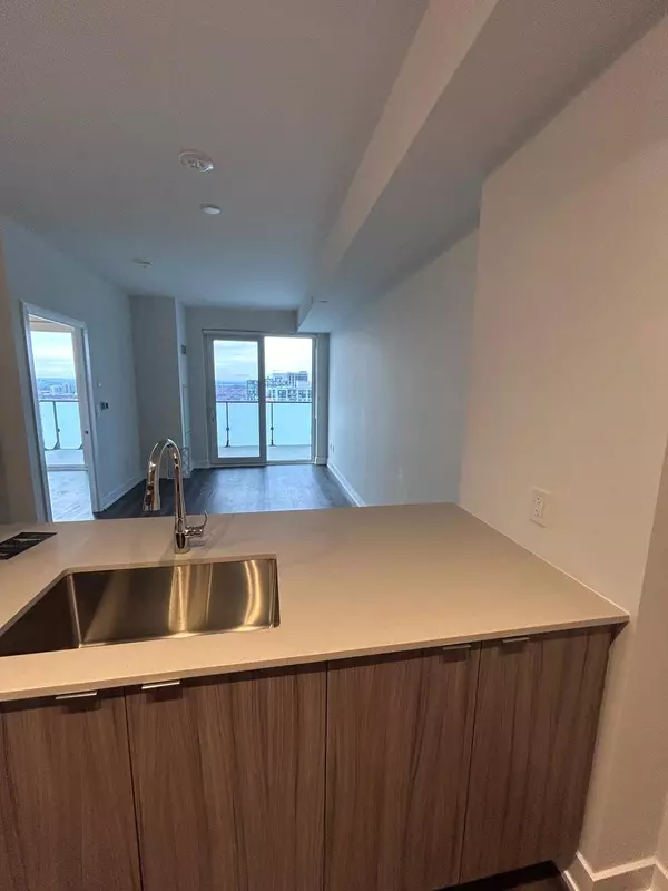 Mississauga, ON L5B 3M8,4130 Parkside Village DR #2102