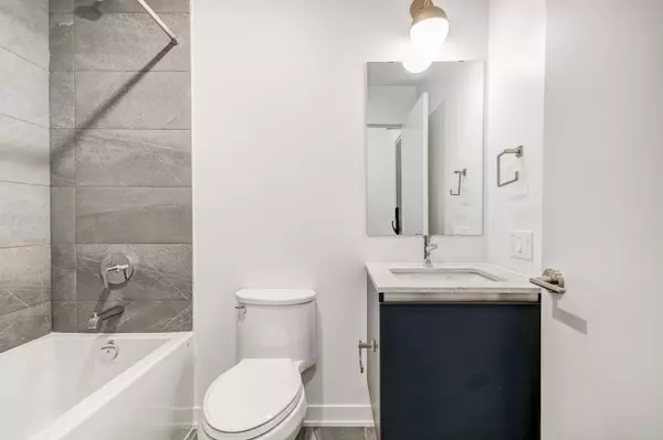 Oakville, ON L6M 4M2,395 Dundas ST #201