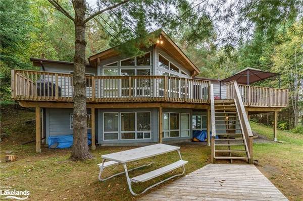 2266 PICKEREL & JACK LAKE RD, Armour, ON P0A 1C0