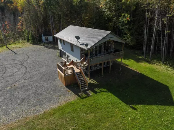 1014 Lyons Gate LN, North Frontenac, ON K0H 1K0